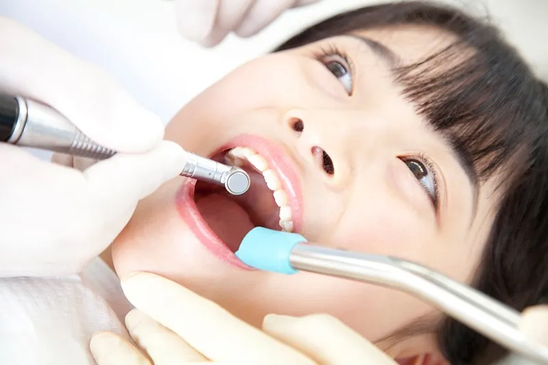 お子様の歯を守る予防と治療のご案内